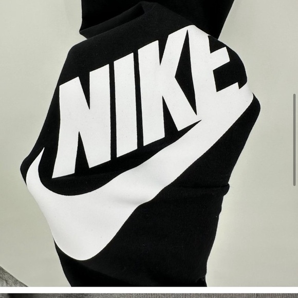 Nike Classics Women’s ❤️HIGH❤️Waisted Leggings - Picture 2 of 7